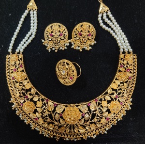 Rosette Neckpiece